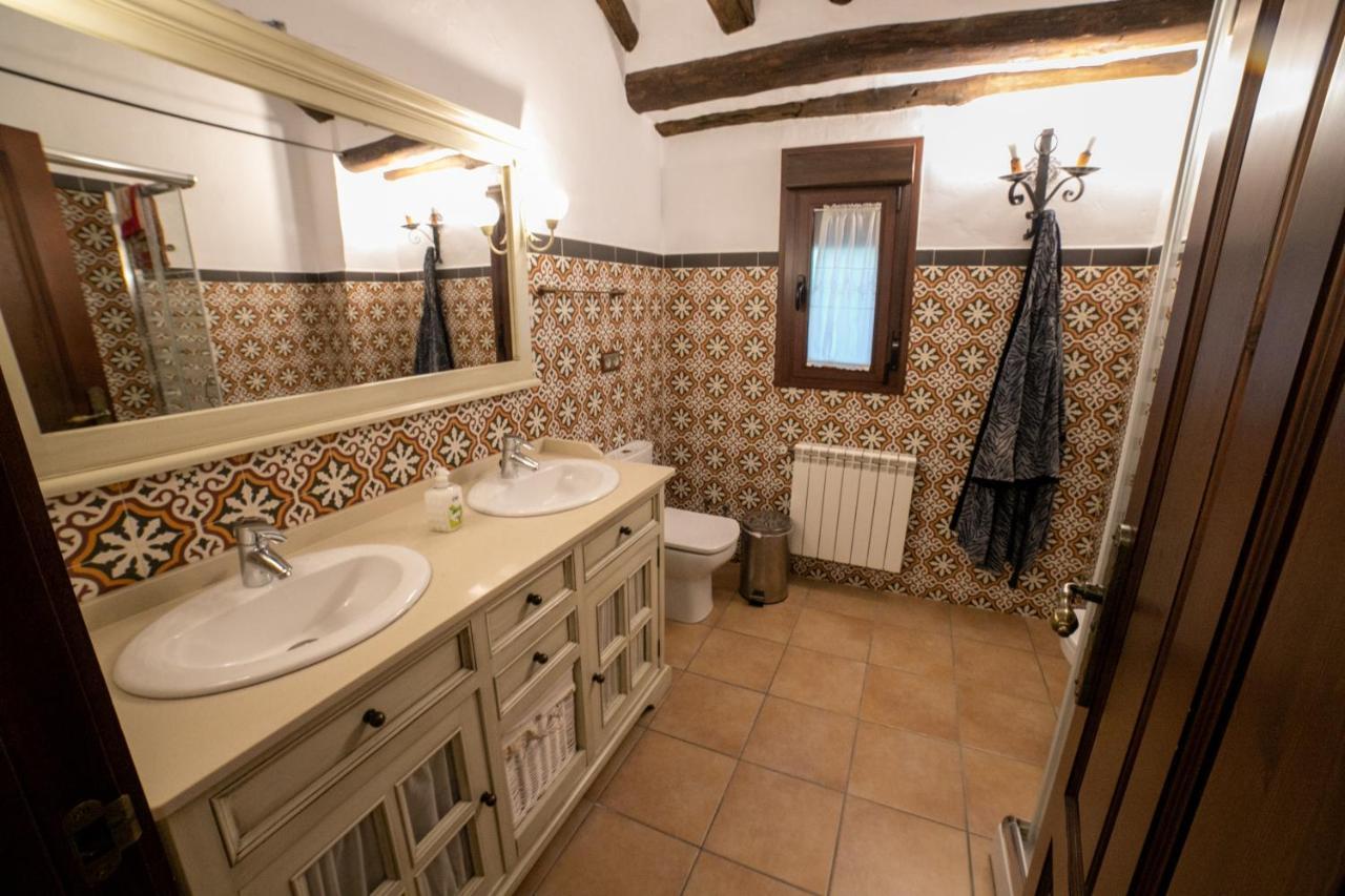 Cortijo El Segador Y El Capricho Villa Almedinilla Luaran gambar