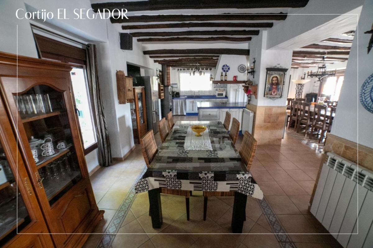 Cortijo El Segador Y El Capricho Villa Almedinilla Luaran gambar